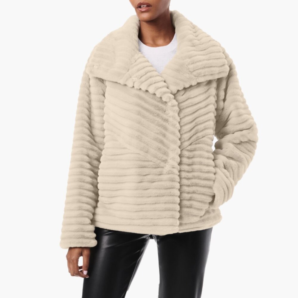 SALE! new BERNARDO Grooved Faux Fur $200 RETAIL Jacket 2512 5M5